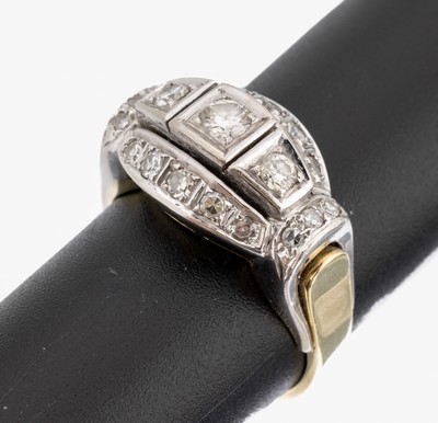 14 kt Gold Art Deco Diamant-Ring, um 1925-30, GG/WG 585/000, 3 Brillanten zus. ca. 0.39 ct Weiß/si, 16 8/8-Diamanten zus. ca. 0.22 ct Weiß/p, RW ...