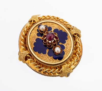 18 kt Gold Rubin-Perl-Brosche mit Email, Österreich-Ungarn um 1850-60, GG 750/000, fein grav., königsblau emaill., aufgel. Blüte mit rundfacett. ...