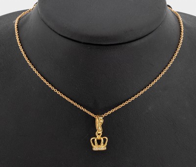 18 kt Gold Brillant-Clipanhänger "Krone", GG 750/000, vollplastische Krone mit Kranz aus Brillanten zus. ca. 0.08 ct Weiß/si, an Kette, ...