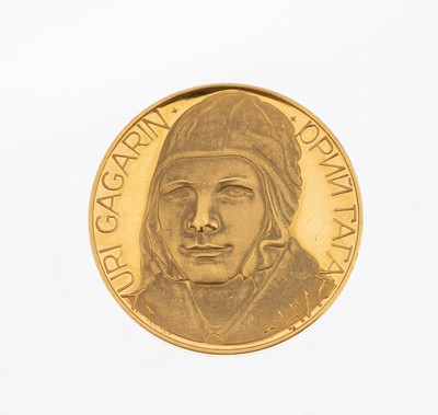 Gold Medaille "Gagarin", GG 900/000, Erinnerung an den ersten bemannten Weltraumflug am 12.04.1961, Yuri Gagarin, ca. 17.5 g