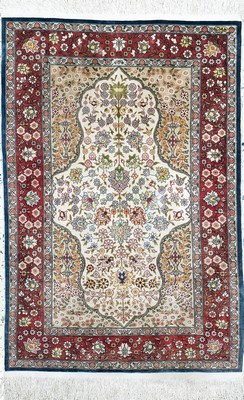 Hereke Seide fein, signiert, Türkei, Mitte 20.Jhd, reine Naturseide, ca. 104 x 72 cm, EHZ: 1-2