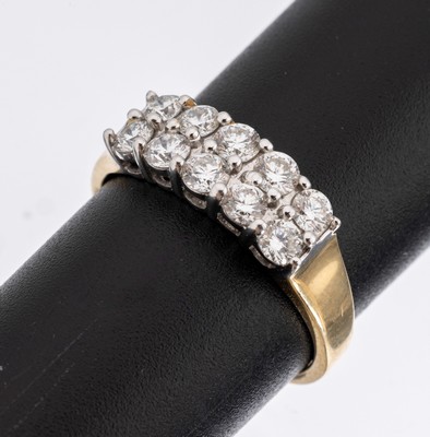 18 kt Gold Brillant-Ring, GG/WG 750/000, 10in WG gefasste Brillanten zus. ca. 1.0 ct feines Weiß-Weiß/si-p, RW 57, ca. 4.2 g