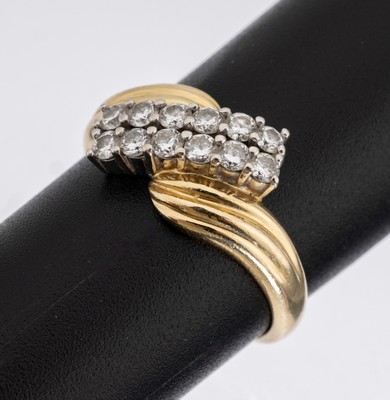 14 kt Gold Brillant-Ring, GG/WG 585/000, 12in WG gefasste Brillanten zus. ca. 0.50 ct Weiß/si, RW 56, ca. 3.6 g