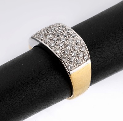 18 kt Gold Brillant-Ring, WG/GG 750/000, Ringkopf WG mit Brillanten zus. ca. 1.25 ct Weiß/si, RW 56, ca. 6.6 g