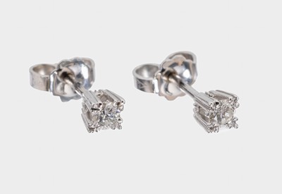 Paar 14 kt Gold Brillant-Ohrstecker, WG 585/000, 2 Brillanten zus. ca. 0.10 ct Weiß/si