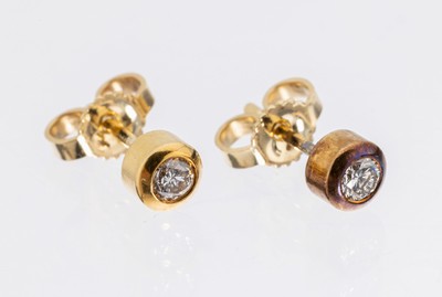 Paar 14 kt Gold Brillant-Ohrstecker, GG 585/000, 2 Brillanten zus. ca. 0.20 ct Weiß/si, Reinigung empfohlen