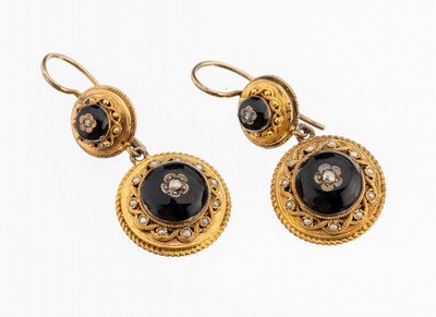 Paar 14 kt Gold Biedermeier Ohrhänger, um 1850-60, GG 585/000 gepr., länglich mit bewegl.Abhängung, runde Glieder, kl. Flussperlen, 4 kl. ...