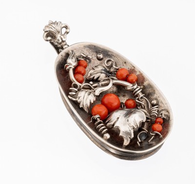 Korallen-Anhänger, Silber gepr., oval, Weinlaubdekor, Korallenkugeln, ca. 7 x 3 cm, Versand nur innerhalb der EU, ca. 28.8 g