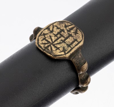 Mönchsring, um 1780-1800, Messing, Ringkopfmit IHS Gravur und Kreuz, RW 62, sammelwürdig