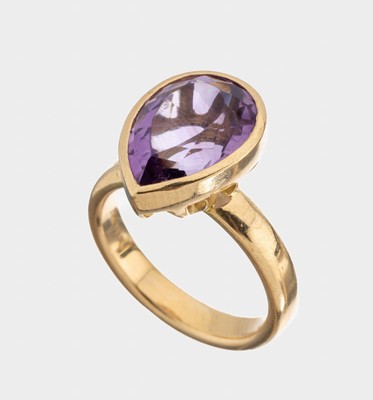 18 kt Gold Amethyst-Ring, GG 750/000, facett. Amethysttropfen ca. 3.80 ct, RW 55, ca. 8.4 g, Stein sollte nachgefasst werden