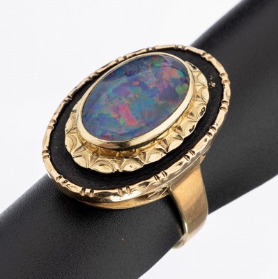 14 kt Gold Opal-Ring, GG 585/000, z.T. geschwärzt, ovale Opaltriplette, Fassung grav., RW 54, ca. 11.8 g
