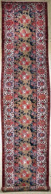 Malayer antik, Persien, um 1920, Wolle auf Baumwolle, ca. 495 x 108 cm, EHZ: 3, verfärbt