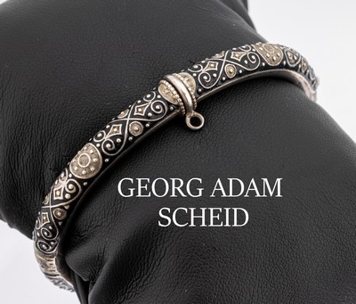 Armreif, Österreich um 1900, Silber, GEORG ADAM SCHEID, vgl. Lit. Neuwirth 1867- 1922, S. 180, aufgelegte Rocaillen und Granulate, Klappscharnier, ...