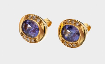 Paar 14 kt Gold Tansanit-Diamant-Ohrstecker, GG 585/000, je mit einem ovalfacett. Tansanit zus. ca. 2.0 ct, je 6 Diamanten zus. ca. 0.06 ct Weiß/p, ...