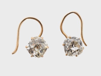 Paar 14 kt Gold Diamant-Ohrhänger, um 1880, GG 585/000 gepr., feine zarte Verarbeitung, 2 Altschliffdiamanten zus. ca. 1.70 ct Weiß-l.get.Weiß/si