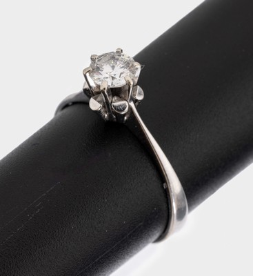 18 kt Gold Brillant-Ring, WG 750/000, Brillant ca. 0.53 ct (grav.) Weiß- l.get.Weiß/p1, RW 58, ca. 2.8 g