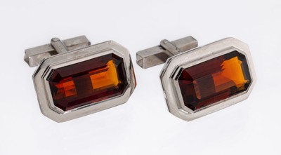 Paar 18 kt Gold Citrin-Manschettenknöpfe, WG 750/000, 2 facett. dunkle Citrine im Emerald Cut, ca. 21.1 g