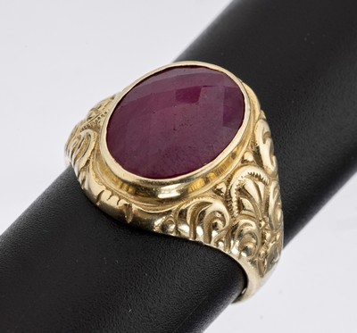 14 kt Gold Rubin-Ring, deutsch um 1910, GG 585/000, ovalfacett. Rubin (beh.) im Chessboard Cut ca. 6.0 ct, Ringschultern abstrakt floral, ca. 7.2 g, ...