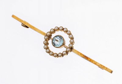 15 kt Gold Zirkon-Perl-Brosche, England um 1910, GG 625/000, rundfacett. Zirkon, umgeben von Perlenkranz, Abhängung fehlt, L. ca. 6 cm, ca. 3.9 g