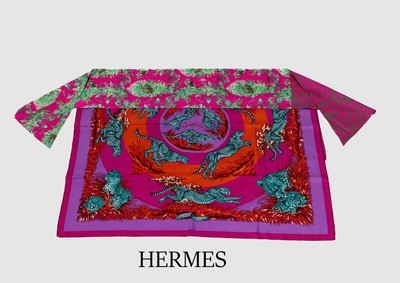 Konvolut HERMES Carree und Schal, Paris, 100% Seide, 1x Carree, "Guepards", lilagrundig, pink- und orangefarb. Ornamente, grüne Geparde, ...
