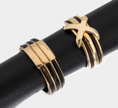 Konvolut 2 Ringe mit Elefantenhaar, 1x GG 333/000, RW 55, ca. 5.7 g, 1x GG 585/000, Kreuz, Ringschiene offen, RW 52, ca. 6.7 g