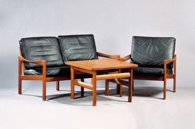 Sitzgruppe, Ausführung: Eilersen Möbelfabrik, Dänemark, 1960er Jahre, bestehend aus Paar Armlehnsessel, Ottomane, Tisch und einem Zweisitzersofa, ...
