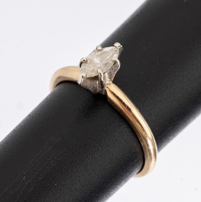 14 kt Gold Diamant-Ring, GG/WG 585/000, in WG gefasste Diamant-Navette ca. 0.22 ct Weiß/si, RW 50, ca. 1.9 g