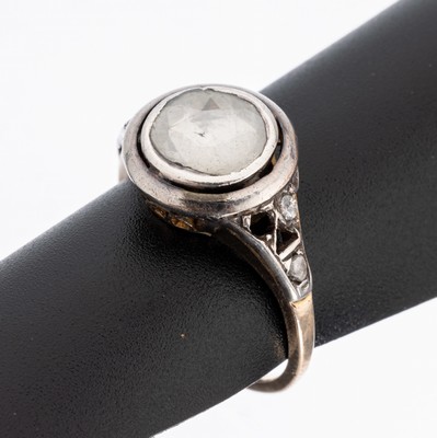 14 kt Gold Diamant-Ring, um 1840-50, GG 585/000 gepr., Ringkopf schauseitig Silber, mittig Diamantrose in verbödeter Fassung ca. 0.70 ct, ...