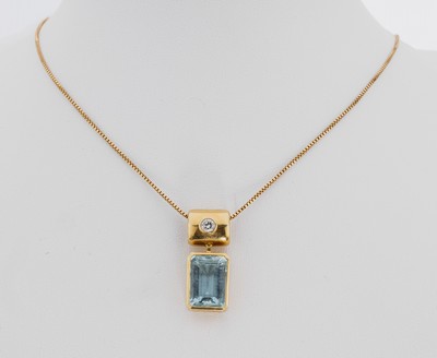 18 kt Gold Aquamarin-Diamant-Anhänger, GG 750/000, facett. Aquamarin ca. 5.09 ct, Brillant ca. 0.17 ct feines Weiß/lp (lt. Zertifikat), an Kette, ...