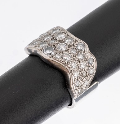 14 kt Gold Diamant Ring, WG 585/000, bes. mit 31 8/8-Diamanten zus. ca. 1.25 ct Weiß/si -p, RW 56, ca. 10.7 g