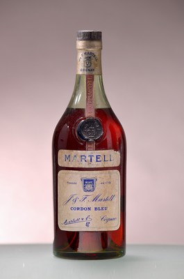 J. & F. Martell Cognac, Cordon Bleu, 50er Jahre, 42%, Plakette l. besch., Etikett besch., nicht verkostet, Altersspuren ungeöffnet