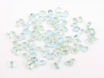 Lot lose Aquamarine, zus. ca. 36.7 ct, ovalfacett., versch. Größen und Farbnuancen
