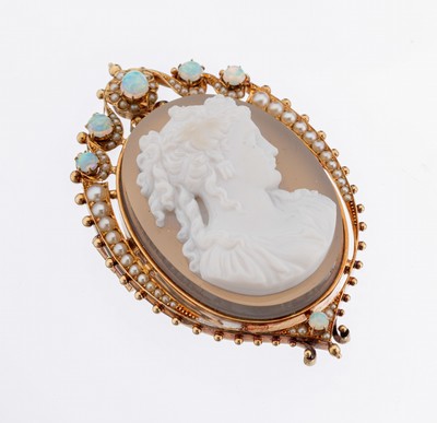 14 kt Gold Lagensteinkamee-Brosche mit Opal und Perlchen, 1960er Jahre, RG 585/000gepr., Lagensteinkamee mit sehr gutem Schnitt,Frauenportrait, 6 ...
