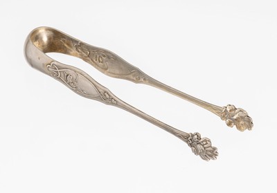 Zuckerzange, Frankreich um 1900, 800er Silber, Meistermarke EN mit Amphore, eleganter floraler Jugendstildekor mit geschwungenen Lilienblüten, ...
