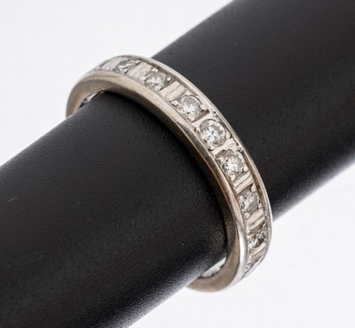 14 kt Gold Brillant-Memoryring, WG 585/000,rundum mit 18 Brillanten zus. ca. 0.90 ct Weiß/si, RW 59, ca. 5.6 g