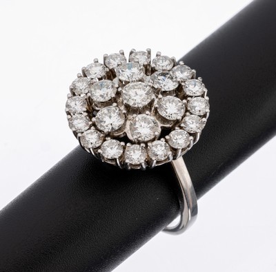 14 kt Gold Brillant-Ring, WG 585/000, runder Ringkopf, 23 Brillanten zus. ca. 3.40 ct feines Weiß-Weiß/si-p 1, RW 57, ca. 7.6 g