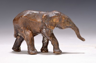 Hans Schröder, 1930-2010 Saarbrücken, schreitender Elefant, Bronzeguß, auf der Hinterflanke monogr. H.S., H. ca. 7.5cm