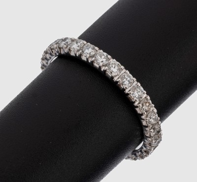 14 kt Gold Brillant-Memoryring, WG 585/000,28 Brillanten zus. ca. 1.24 ct (grav.) feines Weiß-Weiß/vs-si, RW 57, ca. 2.4 g