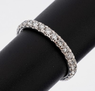14 kt Gold Brillant-Memoryring, WG 585/000,28 Brillanten zus. ca. 0.81 ct (grav.) feines Weiß-Weiß/vs-si, RW 54, ca. 2.1 g