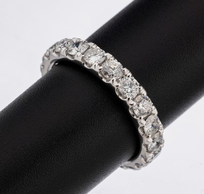 14 kt Gold Brillant-Memoryring, WG 585/000,20 Brillanten zus. ca. 2.25 ct (grav.) feines Weiß-Weiß/vs-si, RW 54, ca. 3.9 g