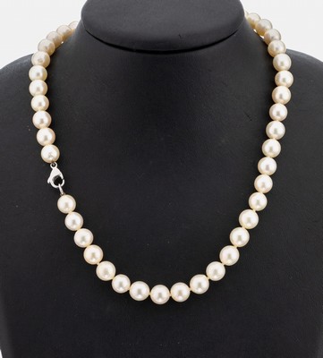 Zuchtperl-Collier mit 14 kt Gold Schließe, WG 585/000, Akoyazuchtperlen, D. ca. 8 mm, Karabinerschließe, L. ca. 43 cm