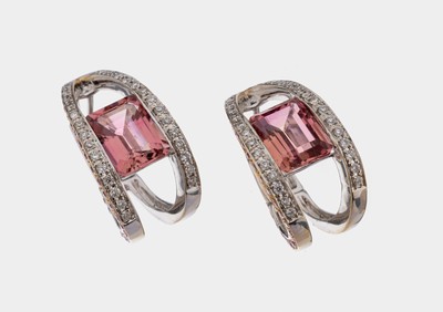 Paar 18 kt Gold Rhodochrosit-Brillant- Ohrcreolen, WG 750/000, ovale Form, Rhodochrosite zus. ca. 4.0 ct, Brillanten zus.ca. 0.60 ct Weiß/si, ca. ...
