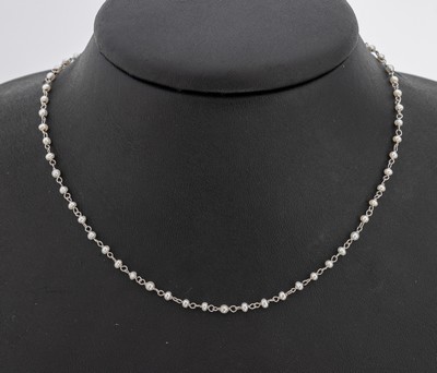 Platin Perl-Collier, Pt gepr., kl. Saatperlen, L. ca. 45 cm, Federringschließe