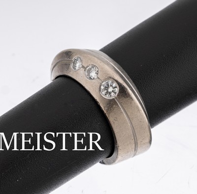 18 kt Gold MEISTER Brillant-Ring, WG 750/000, 4 Brillanten zus. ca. 0.30 ct (grav.)Weiß/si, dat. pers. Inschrift, sign., ca. 16.9 g, RW 52