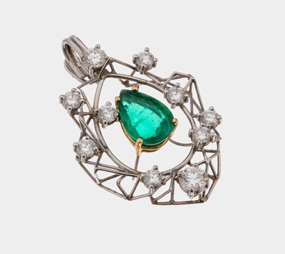 18 kt Gold Diamant-Smaragd-Clipanhänger, WG750/000, in GG gefasster Smaragd-Tropfen ca. 2.00 ct, 10 Brillanten zus. ca. 1.20 ct Weiß/si, ca. 6.0 ...