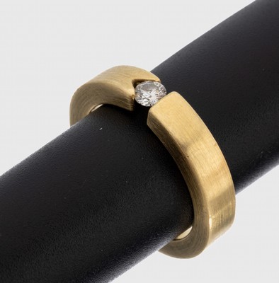 18 kt Gold Brillant-Ring, GG 750/000, sat.,schwere massive Verarbeitung, Spannring, 1 Brillant ca. 0.16 ct l.get.Weiß/p, RW 56, ca. 12.6 g