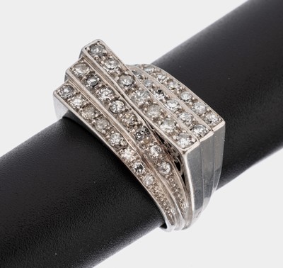 Platin Diamant-Ring, Pt gepr., 6-reihiger Ringkopf, asymm. angeordnet, bes. mit 40 8/8- Diamanten zus. ca. 1.00 ct Weiß/p, RW 50, ca. 6.1 g