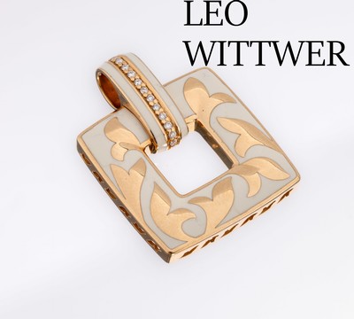18 kt Gold LEO WITTWER Brillant-Anhänger mit Email, RoseG 750/000, quadratisch, weiß emailliert, 15 Brillanten zus. ca. 0.15 ct feines ...