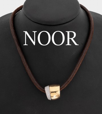18 kt Gold NOOR Brillant-Anhänger, RG/WG 750/000, Brillanten zus. ca. 0.88 ct Weiß/si, an Lederkordel mit RG 750/000 Schließe, L. ca.45 cm