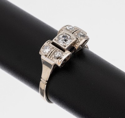 14 kt Gold Art-Deco Diamant-Ring, um 1925-30, WG 585/000, 5 Altschliffdiamanten zus. ca. 0.50 ct Weiß/p, RW 52, ca. 2.4 g